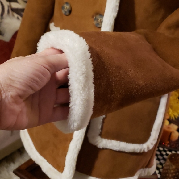 Coat - Picture 5 of 8